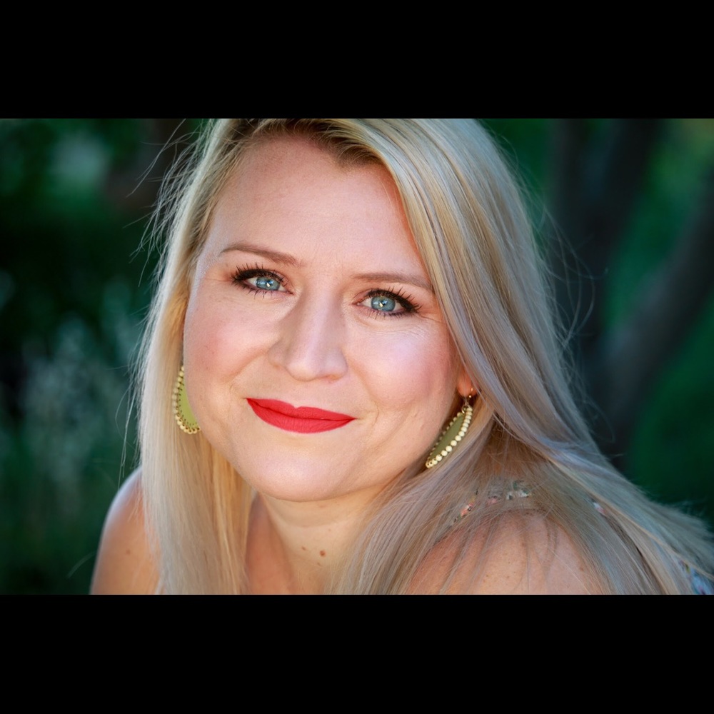 Meet your Posher, Emyle